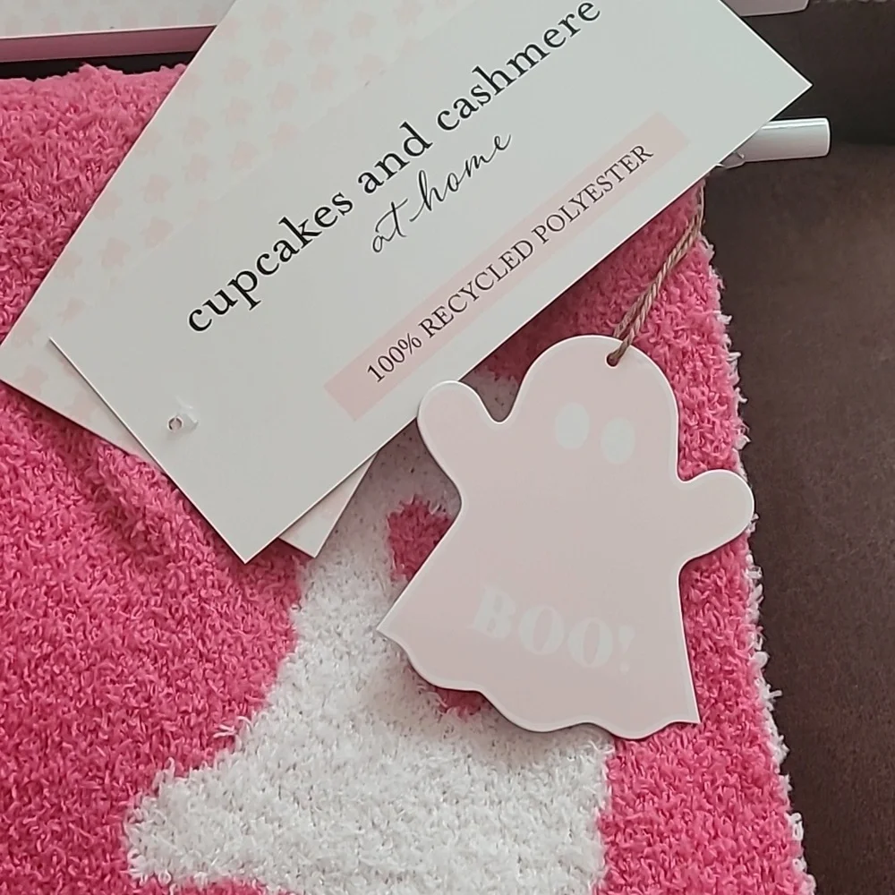 CUPCAKES AND CASHMERE VIRAL PINK/WHITE GHOST BLANKET